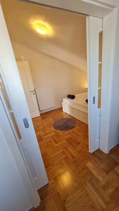 Apartmani Dami ノヴァリャ エクステリア 写真