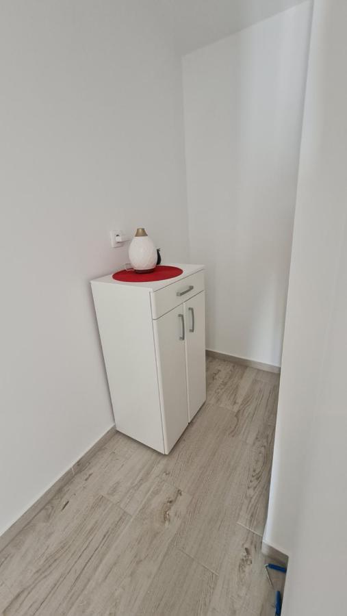 Apartmani Dami ノヴァリャ エクステリア 写真